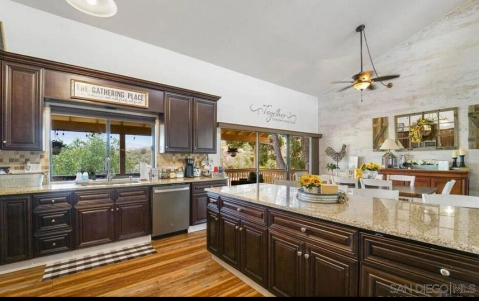 Kitchen - 15408 Vista Vicente Dr