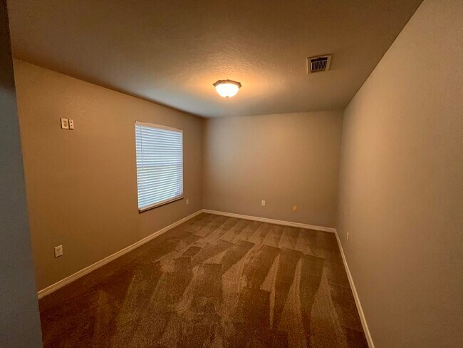 Building Photo - 305 Seclusion Blvd