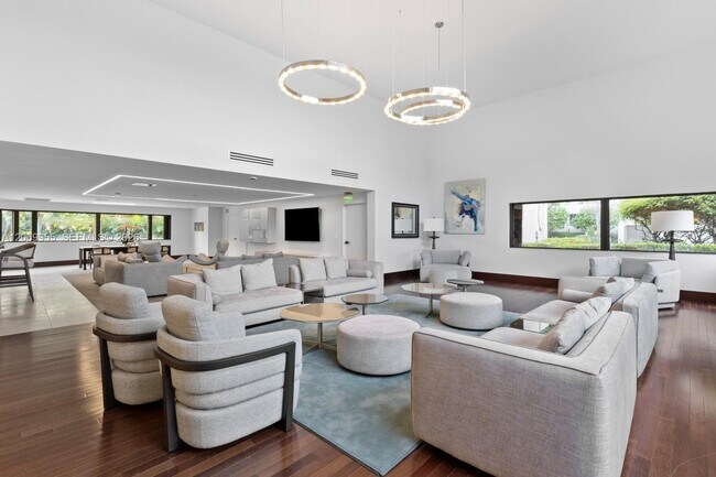 Building Photo - 251 Crandon Blvd