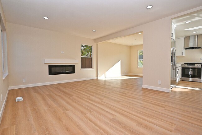 Building Photo - $4590 -- Beautifully Remodeled Brookvale Home on a Quiet Court