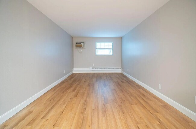 Building Photo - 4696 Tarryton Ct. S. Unit 7-1H