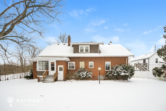 Building Photo - 231 31st St NW