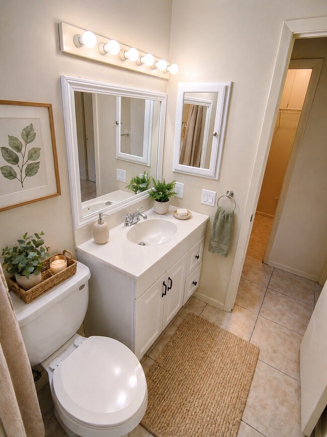 Building Photo - FOR RENT – CHARMING 1-BEDROOM CONDO IN SAINT PETERSBURG, FL