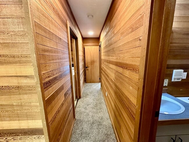 Building Photo - 1204 N Brooklane St