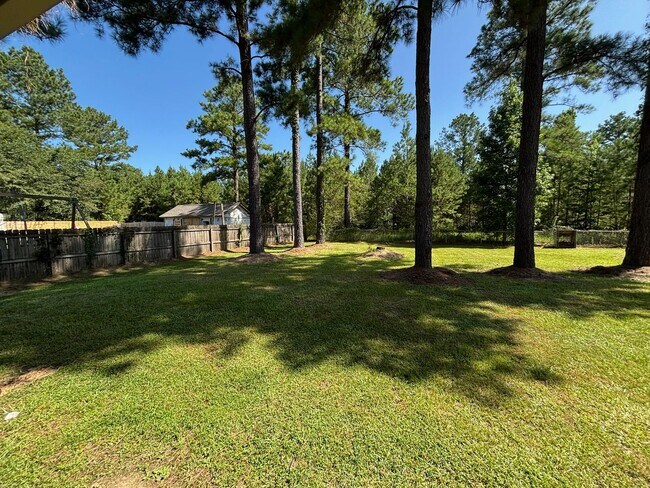 Building Photo - This Cute Home Is Everything You've Been Looking For! In A Quiet Subdivision With No Hoa