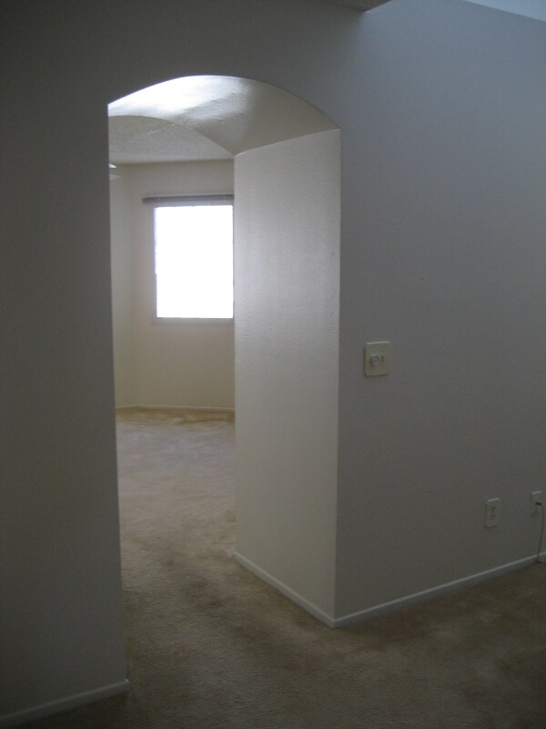 Building Photo - 4874 Thille St