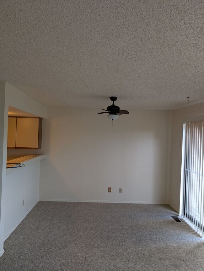 Building Photo - 3448 Atlantic Dr