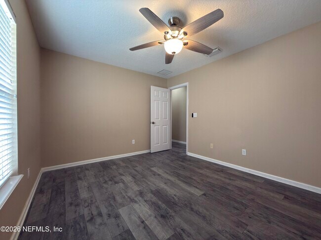 Building Photo - 2472 Willowbend Dr