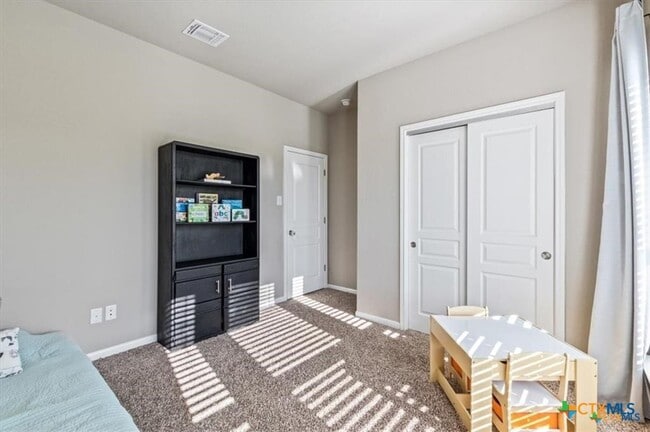 Building Photo - 703 Rivington Dr