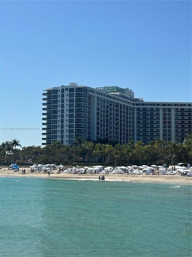 Building Photo - 10275 Collins Ave