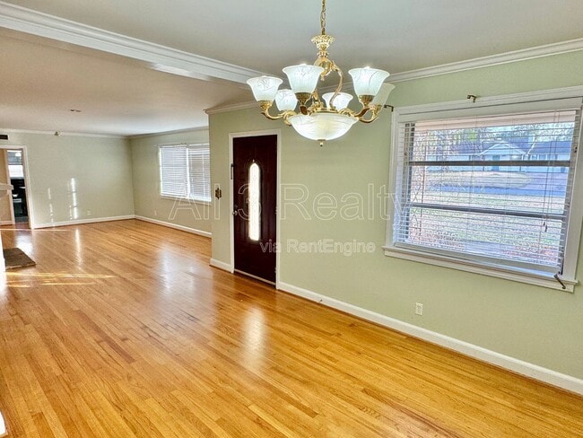 Building Photo - 2767 Biltmore Ave