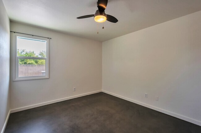 Building Photo - Remodeled 5-Bedroom Tempe Home with Private Pool, Large Yard & Garage Near ASU
