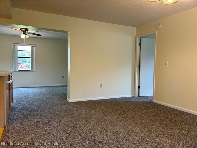 Building Photo - 310 Kite Ave
