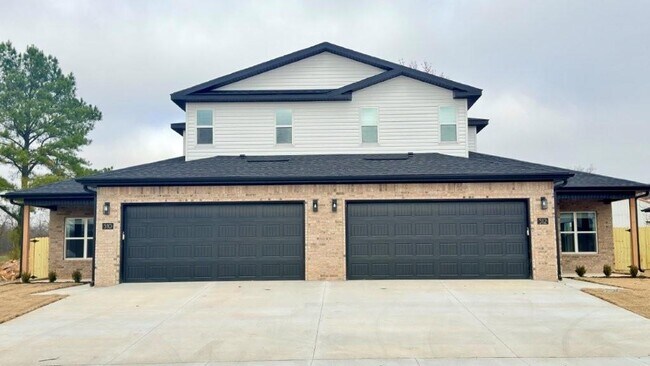 Building Photo - 510 Cosmos St