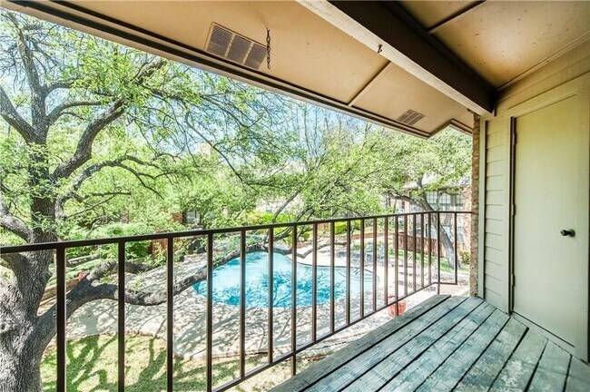 Building Photo - 15221 Berry Trail