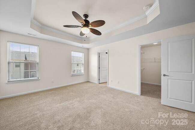 Building Photo - 4061 Zilker Park Dr