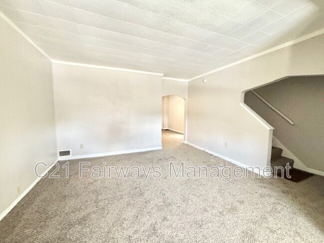 Building Photo - 738 10th St