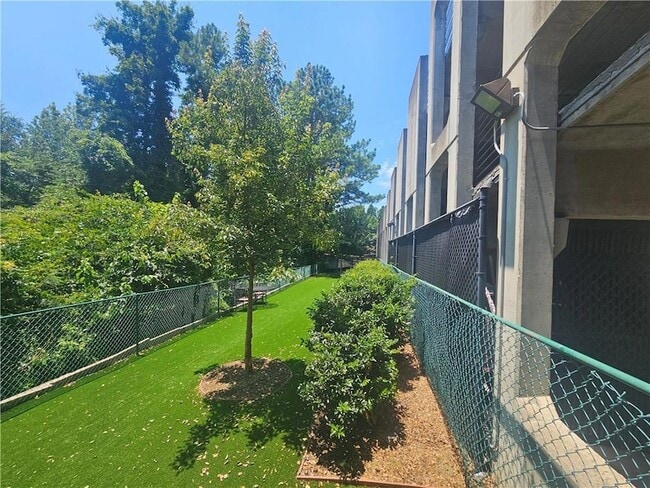 Building Photo - 3777 Peachtree Rd NE