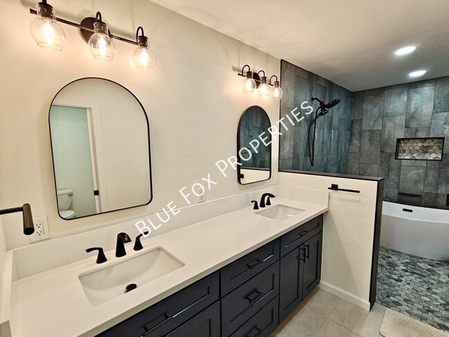 Building Photo - 5440 W Placita De La Promesa