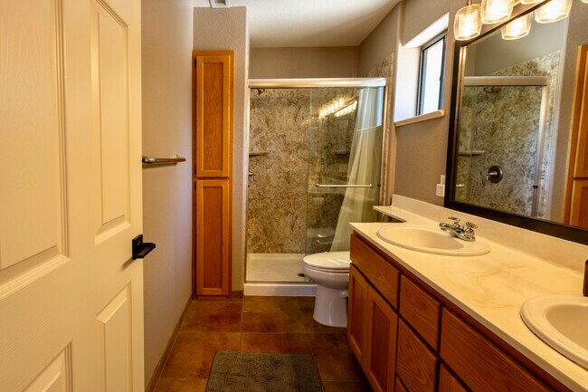 Building Photo - 7313 E Wren Dr