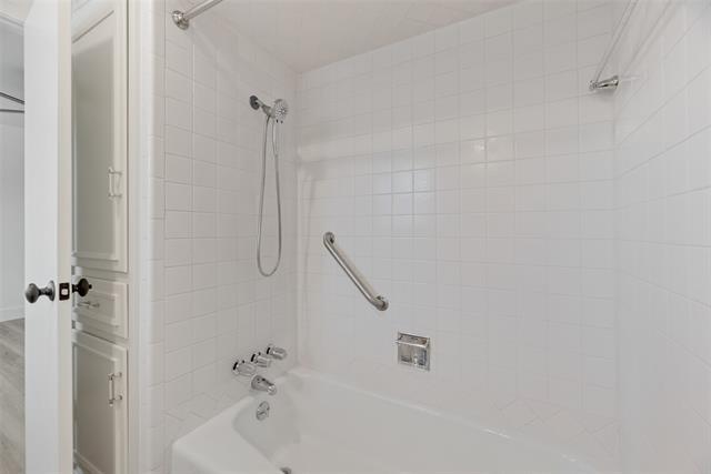 Building Photo - 7426 Woodthrush Dr