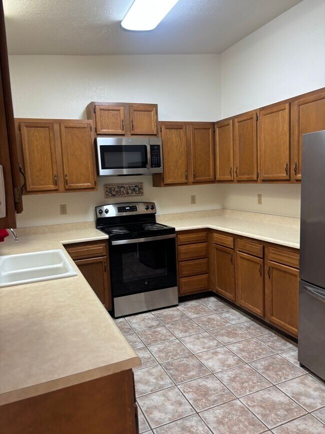 Building Photo - 3109 Las Placitas Rd
