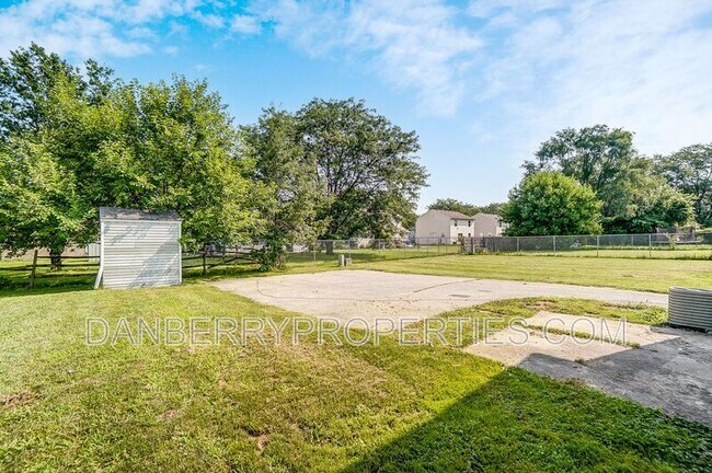 Building Photo - 3612 Willow Run Dr