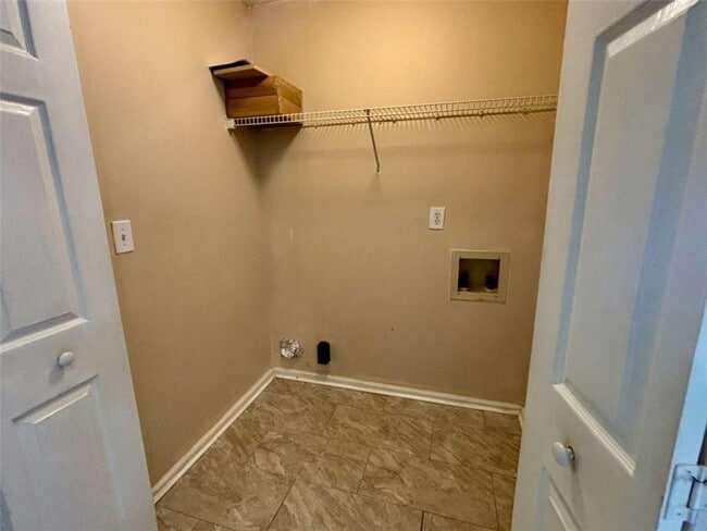 Building Photo - 540 Chandon Way