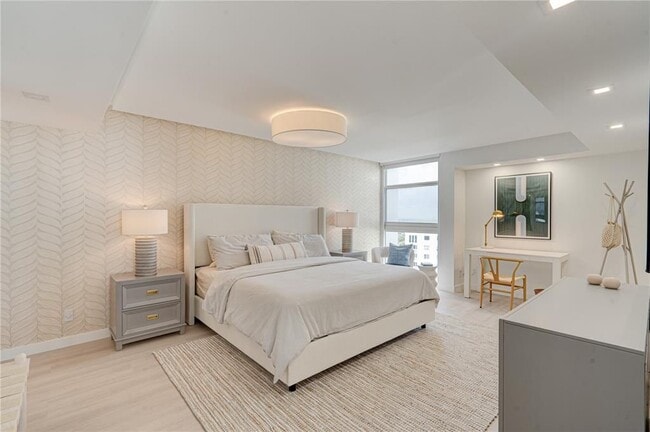 Building Photo - 1370 S Ocean Blvd