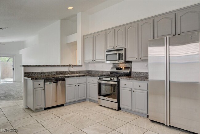 Building Photo - 11125 Gateview Ln