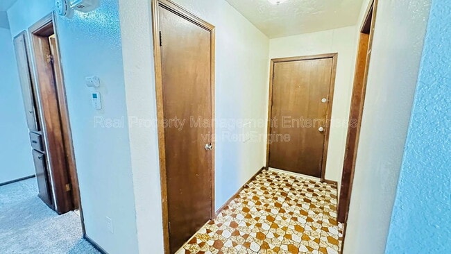 Building Photo - 4816 S Fairmont Ave