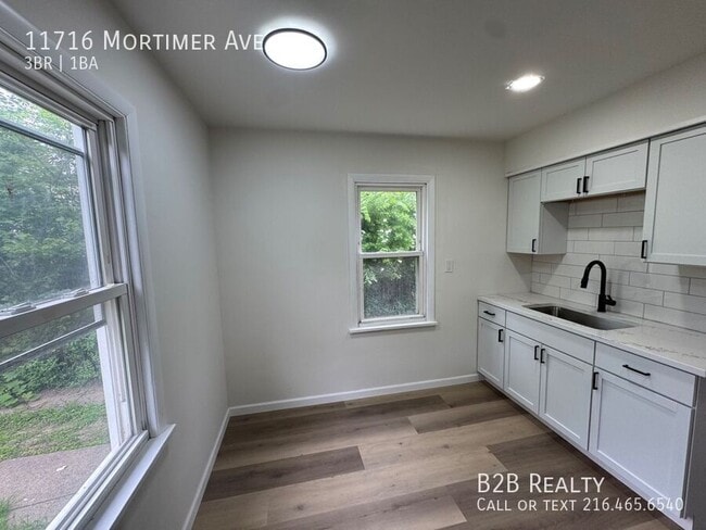 Building Photo - 11716 Mortimer Ave