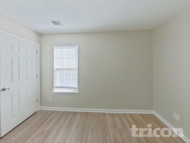 Building Photo - 2000 Taras Trace Dr