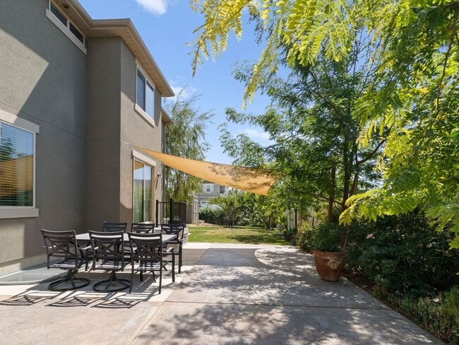 Building Photo - Beautiful Bluffdale home for rent!