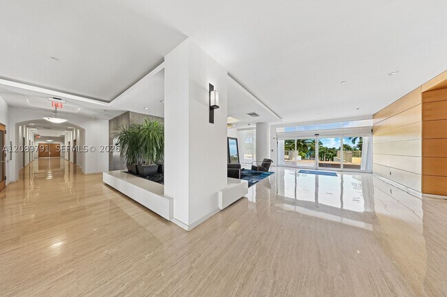 Building Photo - 881 Ocean Dr