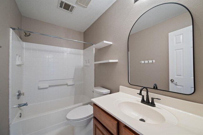 Building Photo - 11814 Bastrop St