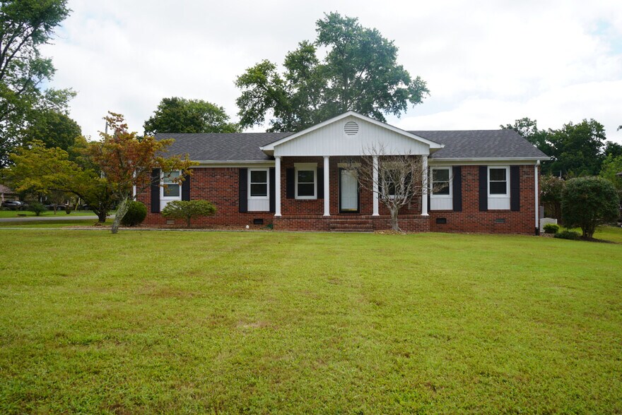 Primary Photo - 735 Fisk Rd