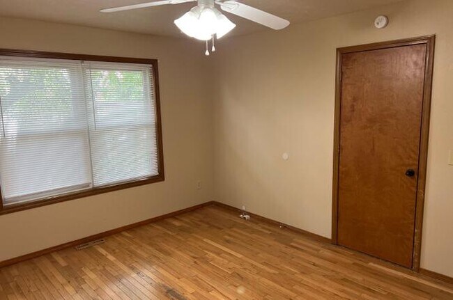 Building Photo - 404 Pace Ct