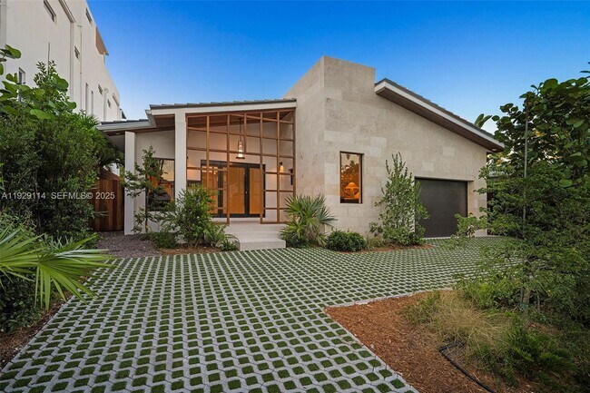 Building Photo - 1815 Fairhaven Pl