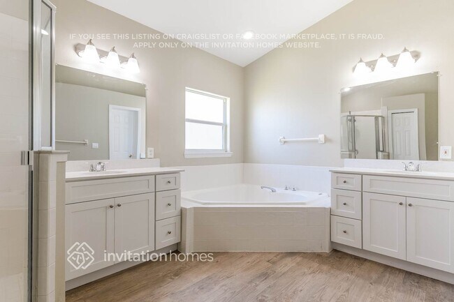 Building Photo - 3242 Countryside View Dr