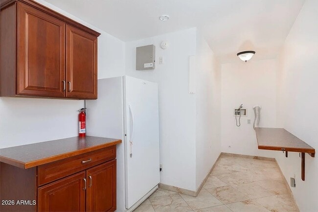 Building Photo - 1059 E Broadmor Dr