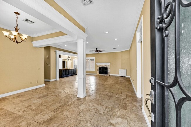 Building Photo - 404 NW 76th- Hot new listing!