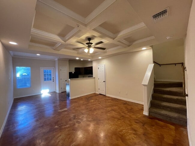 Building Photo - Town home for rent