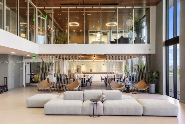 Building Photo - 2800 SW 27th Terrace