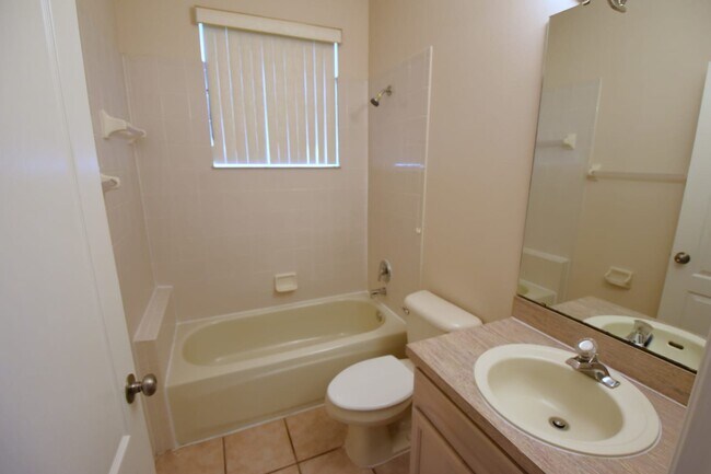 Building Photo - 2736 Tall Maple Loop