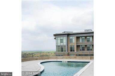 Building Photo - 8220 Crestwood Heights Dr