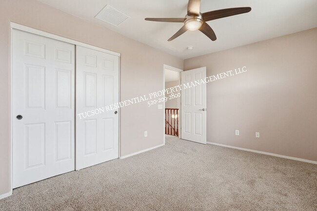 Building Photo - 10568 Desert Drifter Pl