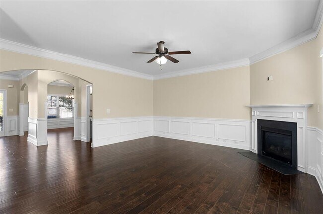 Building Photo - 10 Canterbury Walk