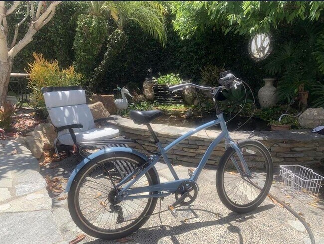 Building Photo - 5618 Bellevue Ave