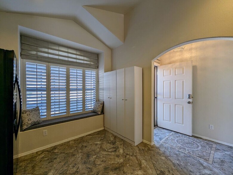 Building Photo - 1902 N Barkley, 14